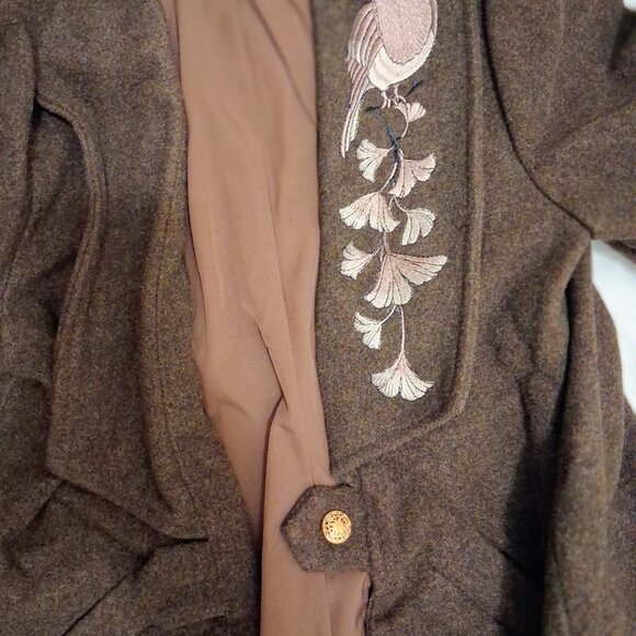 Women hand crafted coat - Picture 1 of 4